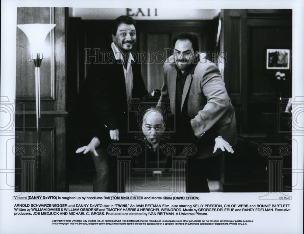 1988 Press Photo Danny DeVito Tom McCleister David Efron star in Twins - Historic Images