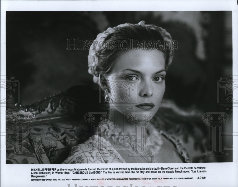 1989 Press Photo Michelle Pfeiffer as Madame de Tourvel in Dangerous Liaisons - Historic Images