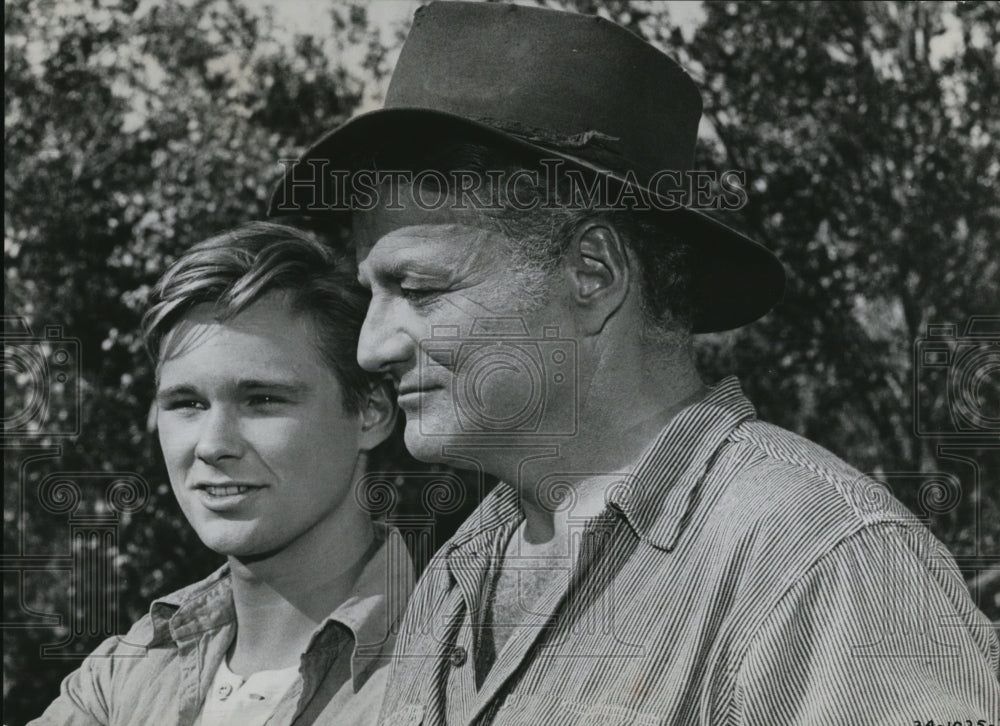 1965 Press Photo Brian Keith and Brandon De Wilde star in Those Calloways-Historic Images