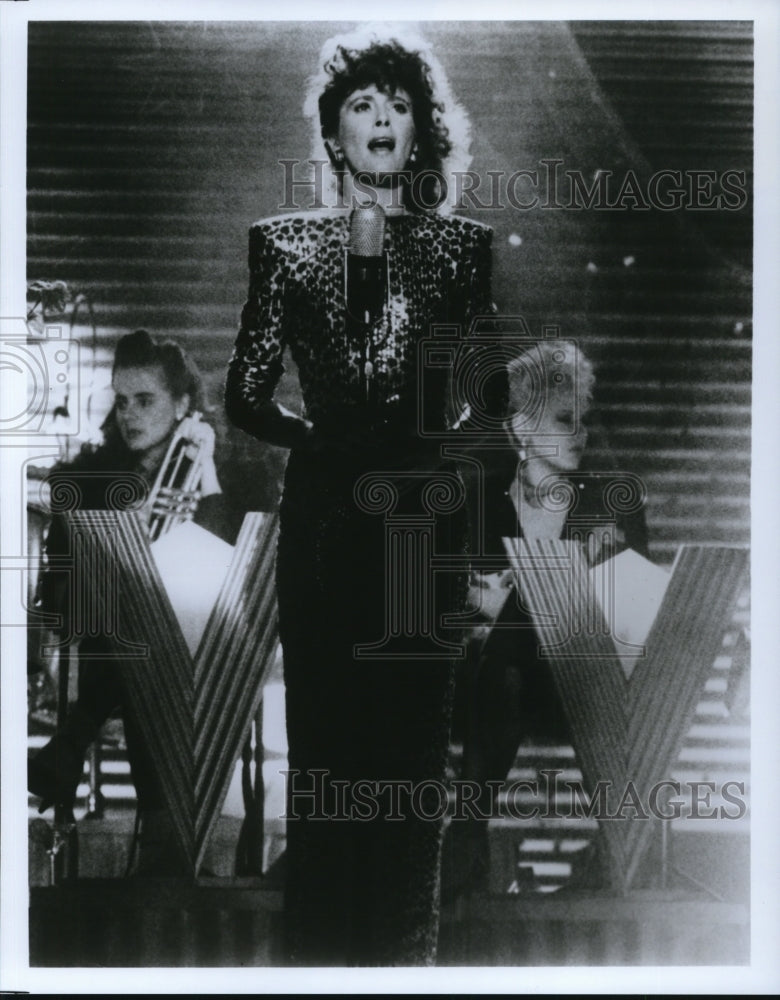 1989 Press Photo Debbie Byrne stars in Rebel - Historic Images
