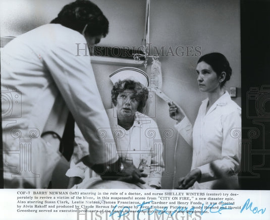 1979 Press Photo Barry Newman & Shelley Winters in City on Fire - cvp37555-Historic Images