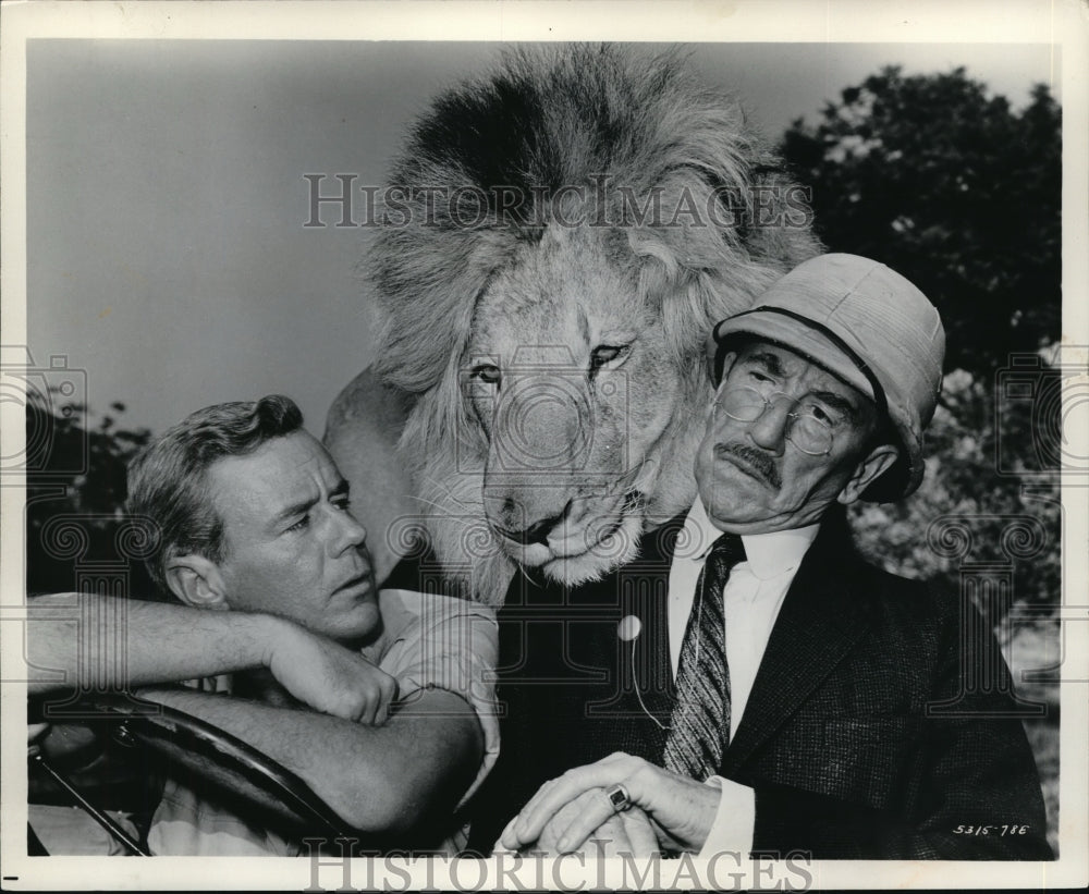 1965 Press Photo Marshall Thompson and Richard Haydn in Clarence Cross-Eyed Lion - Historic Images