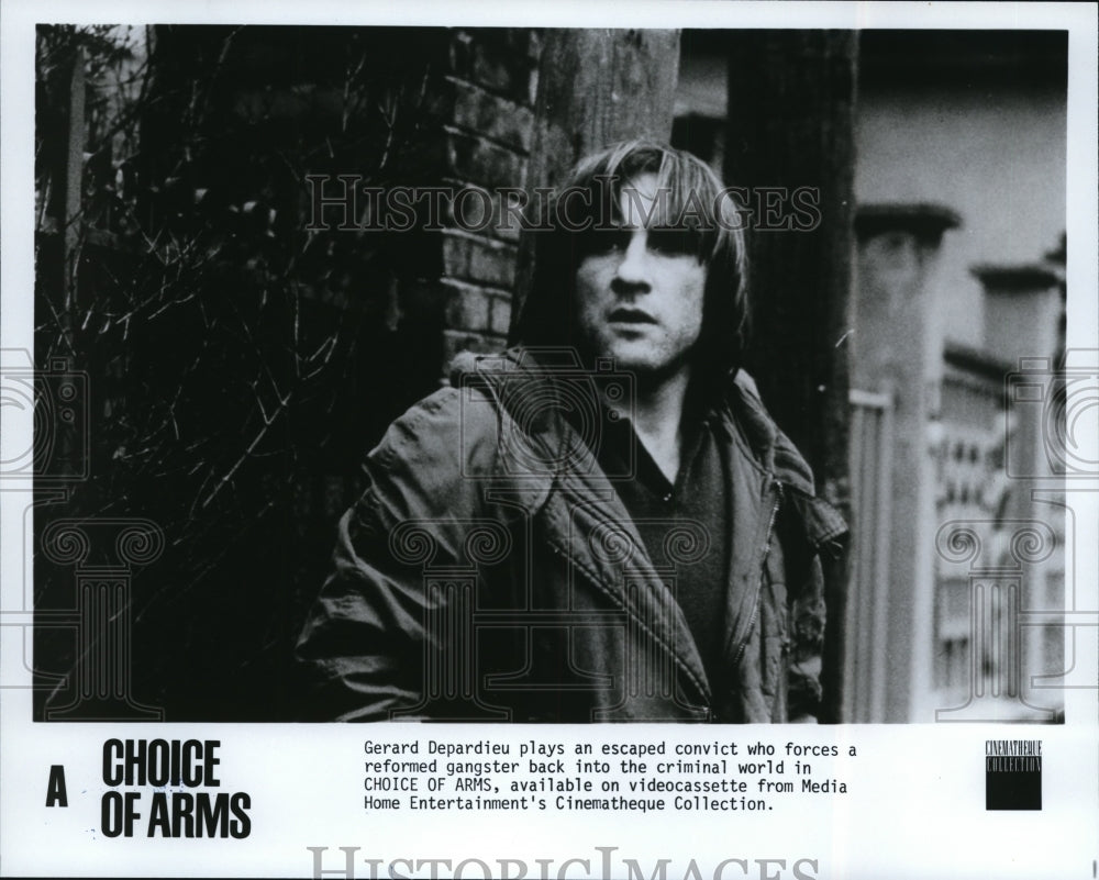 1986 Press Photo Gerard Depardieu stars in A Choice of Arms movie film - Historic Images