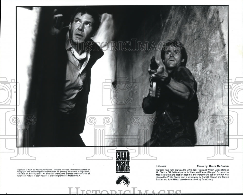 1994, Harrison Ford Willem Dafoe star in Clear & Present Danger - Historic Images