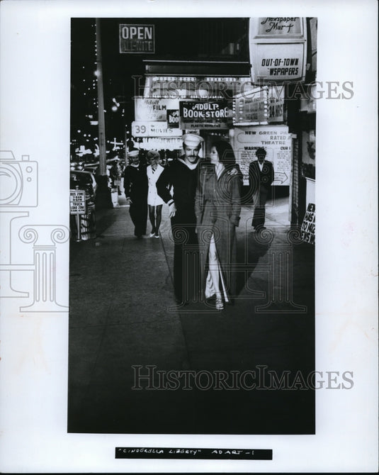1974 James Caan, Marsha Mason in Cinderella Liberty  - Historic Images