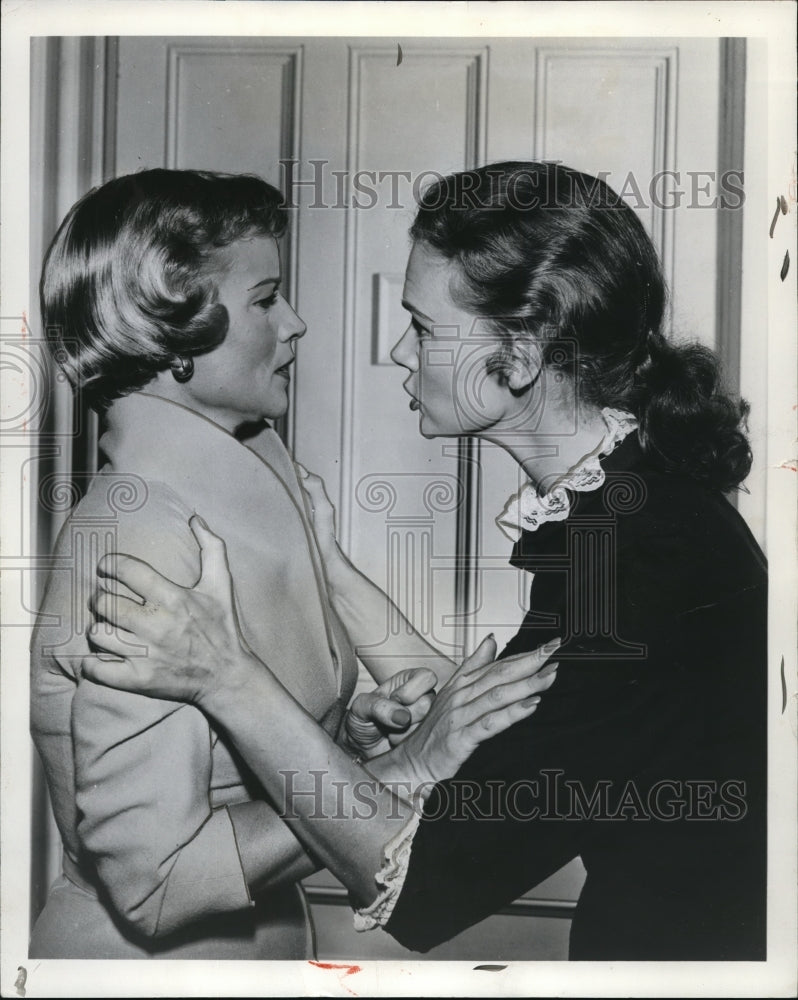 1957 Press Photo Bethel Leslie Joan Banks Actresses - Historic Images