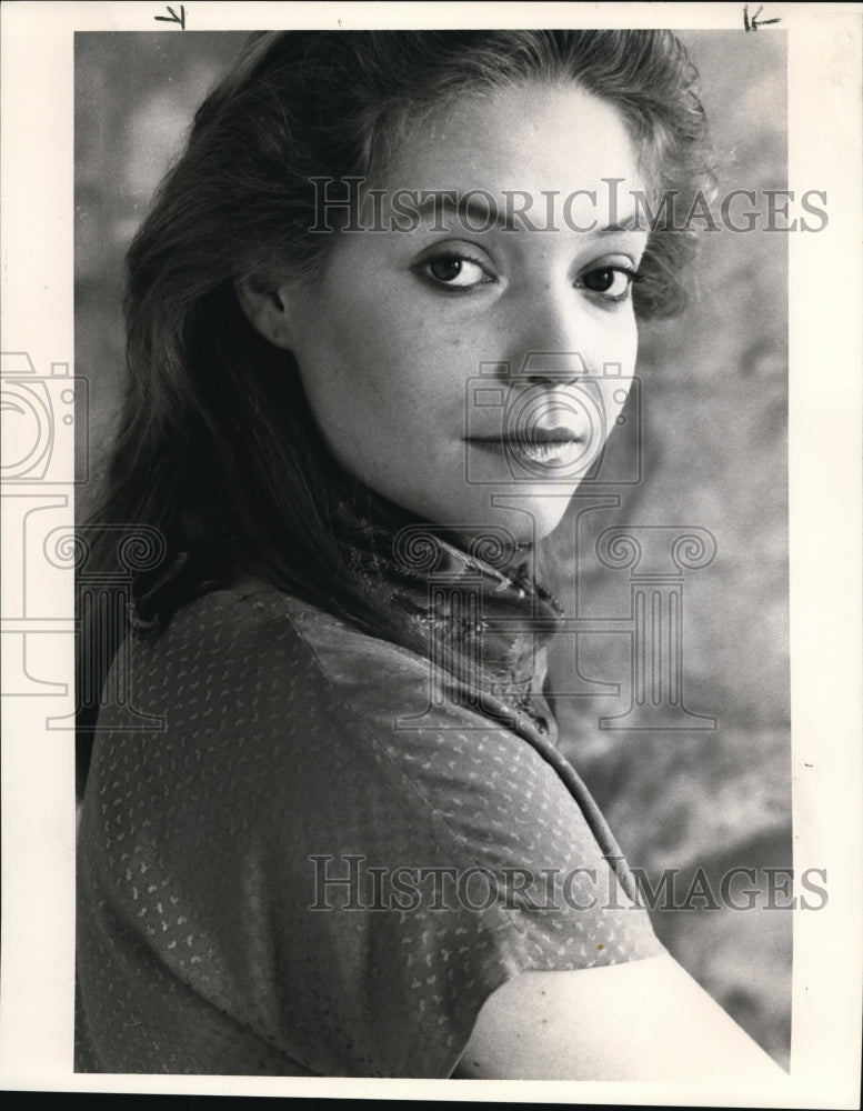 1983 Press Photo Lolita Lesheim with Play - Historic Images