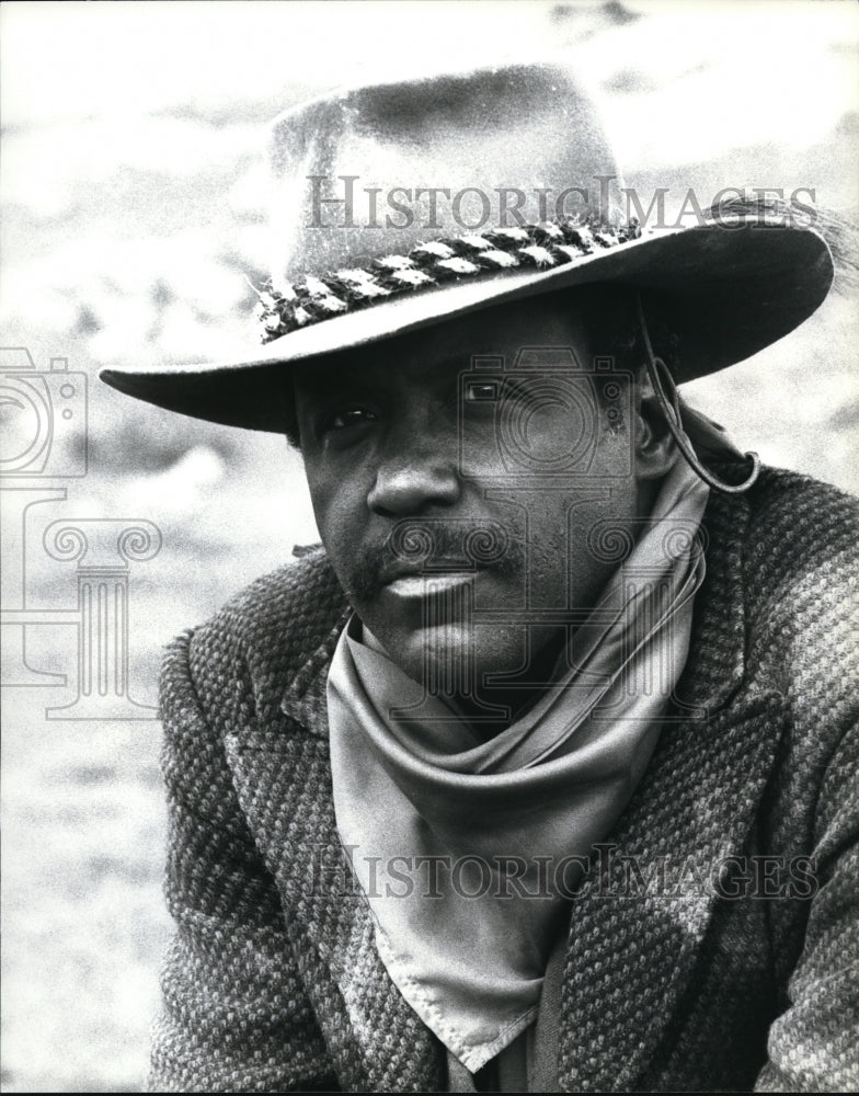 1986 Richard Roundtree in Outlaws  - Historic Images