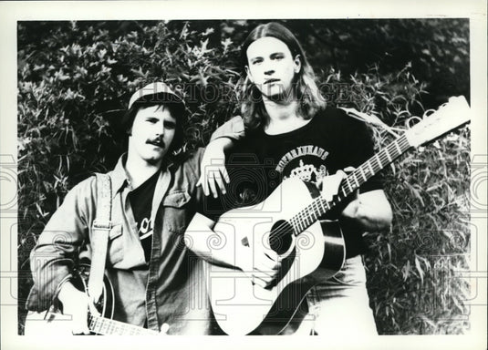 1979 Press Photo Tickle Strign - Historic Images