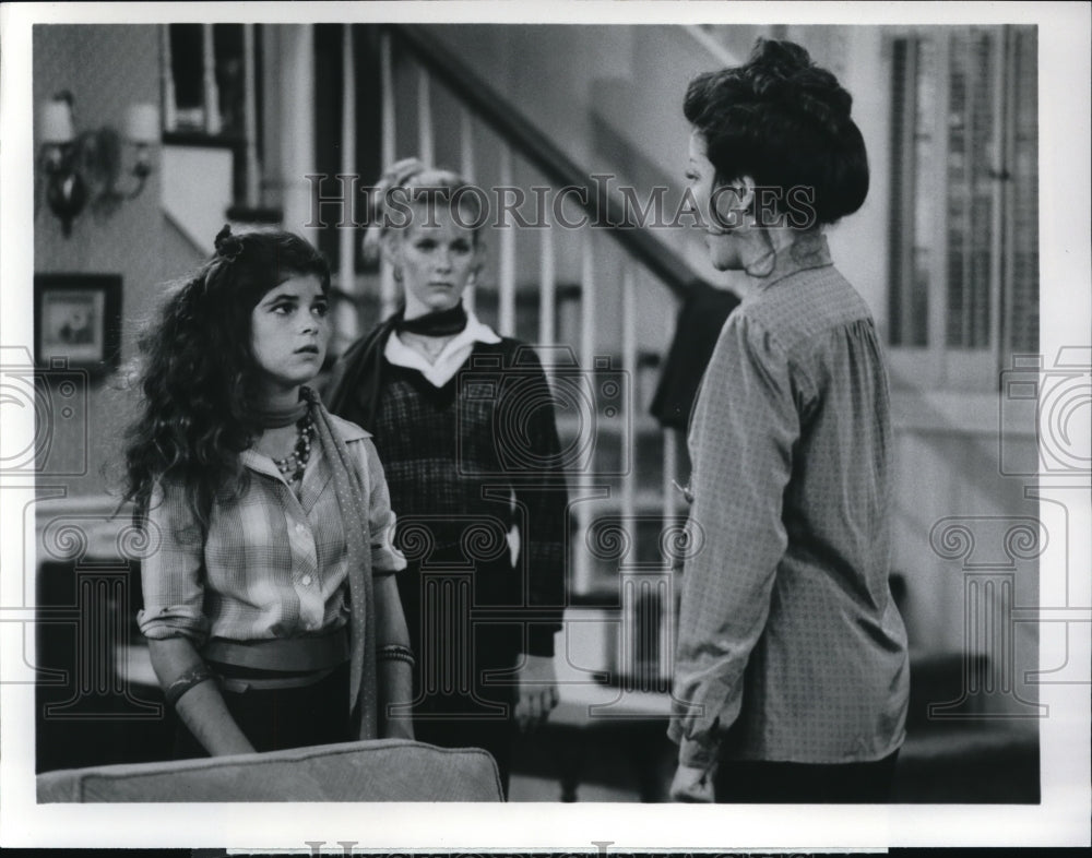 1979 Press Photo Olivia Barash, Michelle Downey, and Dixie Carter in Out of Blue - Historic Images