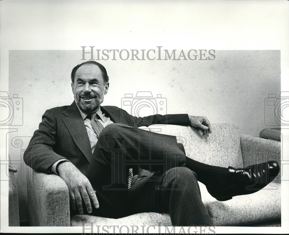 1986 Larry Grossman president of NBC News  - Historic Images