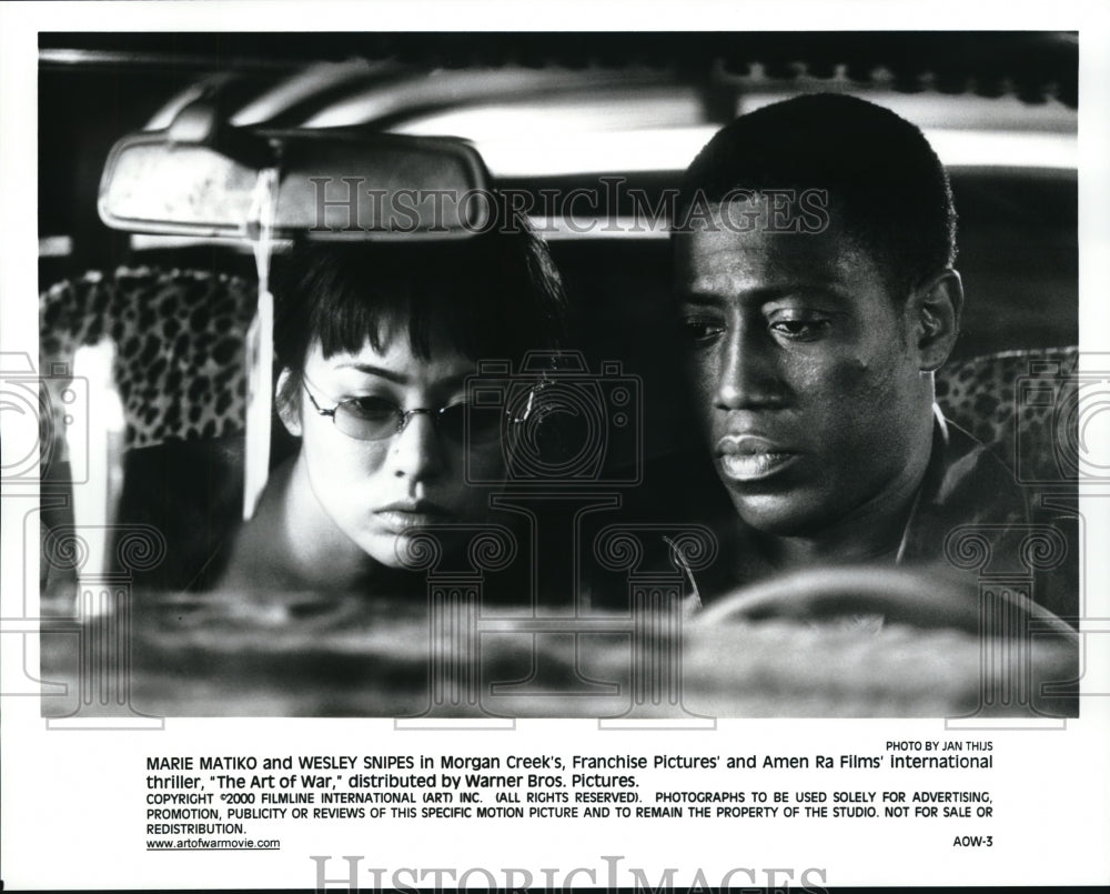 Press Photo Wesley Snipes and Marie Matiko in &quot;The Art Of War&quot; - cvp39000 - Historic Images