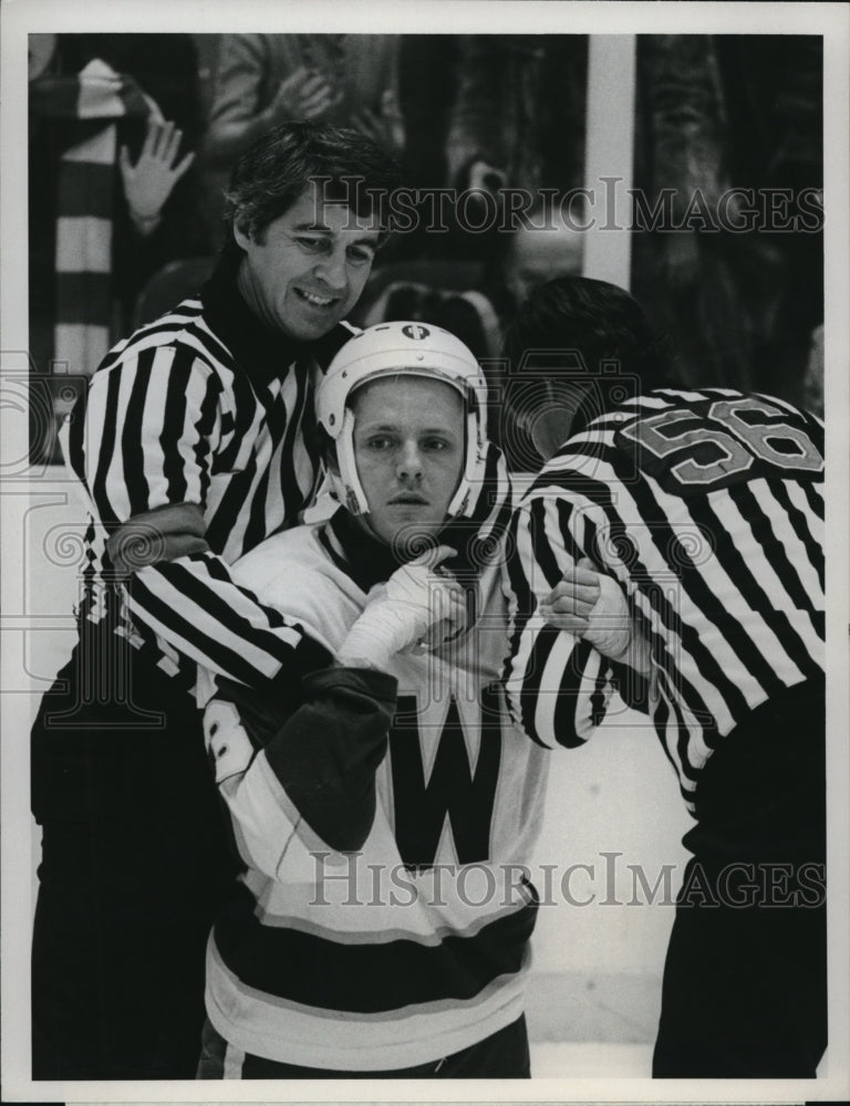 1977 Press Photo Michael Moriarty in "The Dealiest Season" - cvp39334-Historic Images