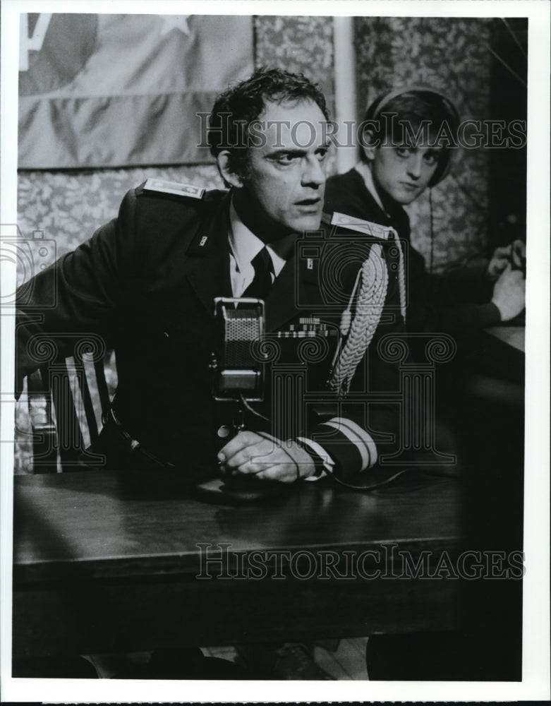 1988 Press Photo Christopher Lloyd and John David Cullum in The Dictator- Historic Images