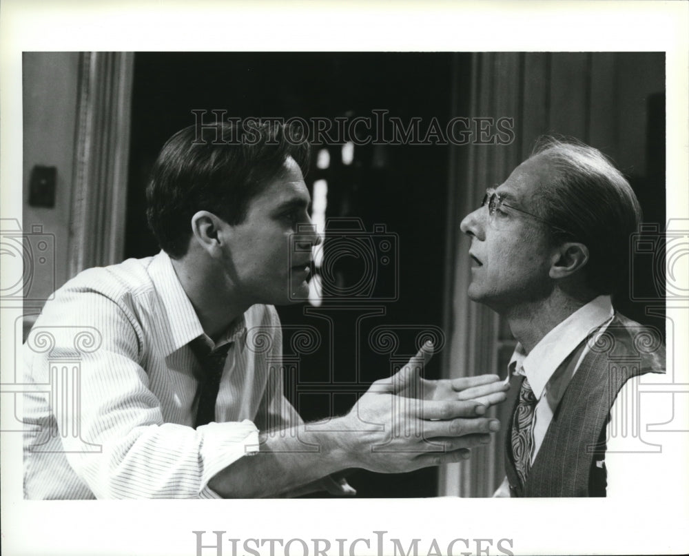 Undated Press Photo John Malkovich and Dustin Hoffman star in Death of a Salesman - Historic Images