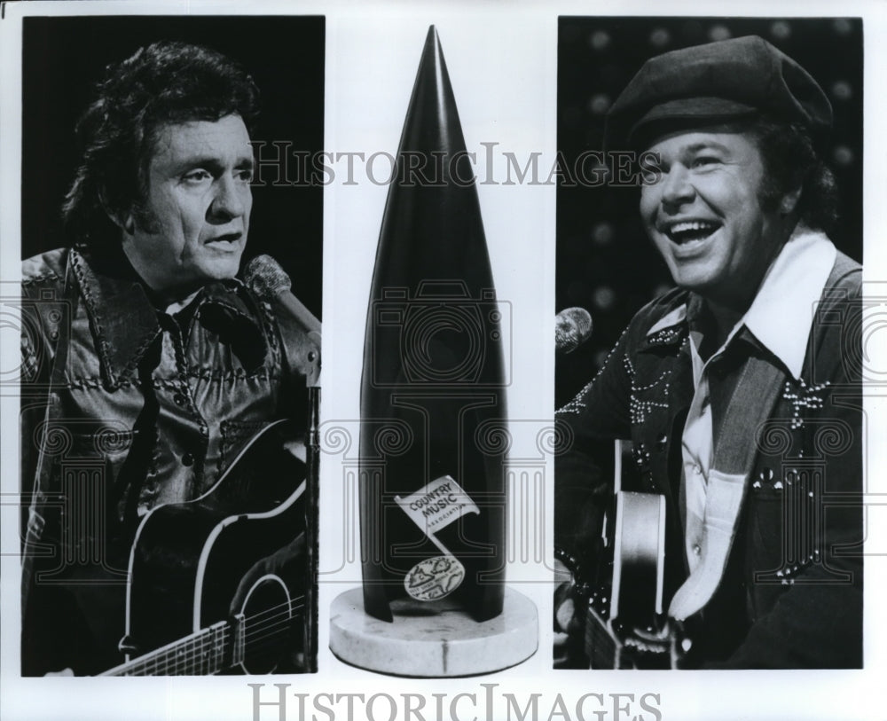 1976 Press Photo Johnny Cash and Roy Clark Country Music Ass. Awards - Historic Images