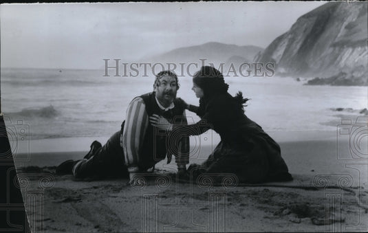 1971 Press Photo Leo McKern and Sara Miles in "Ryan's Daughter" - Historic Images