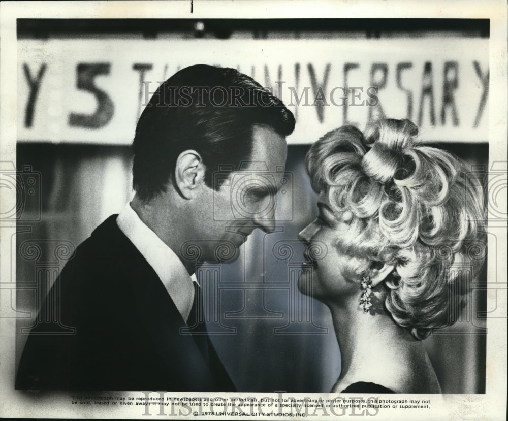 1979 Press Photo Universal presents Same Time, Next Year with Alan Alda and - Historic Images