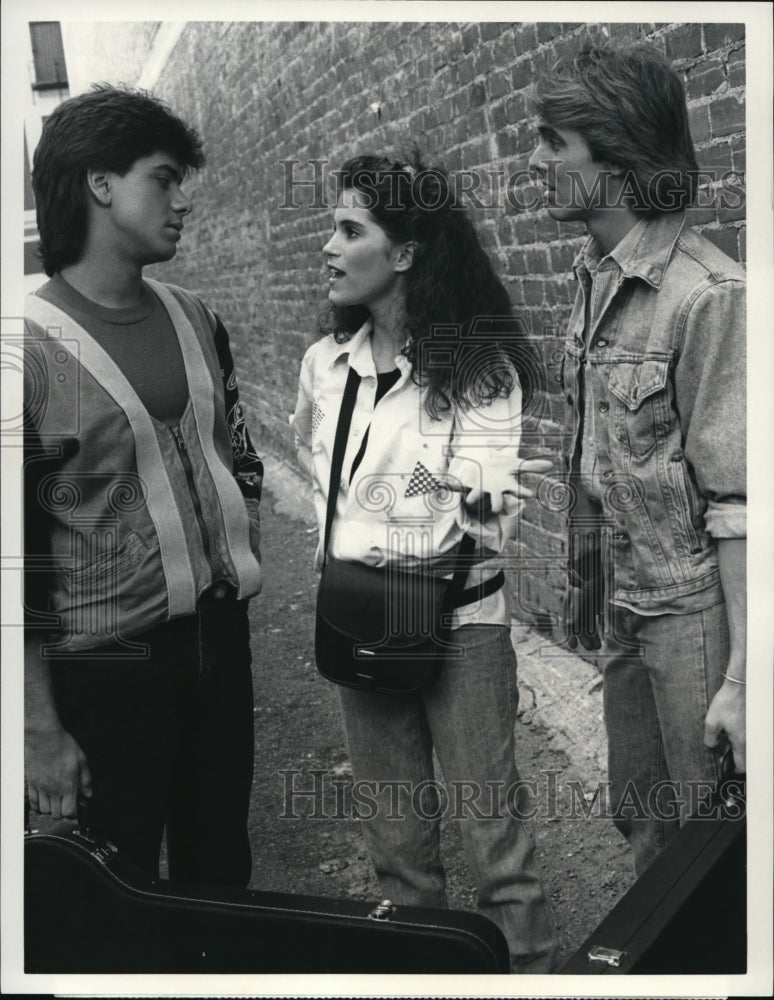 1984 Press Photo John Stamos, Jami Gertz & Cain Devore in Dreams - cvp40011 - Historic Images