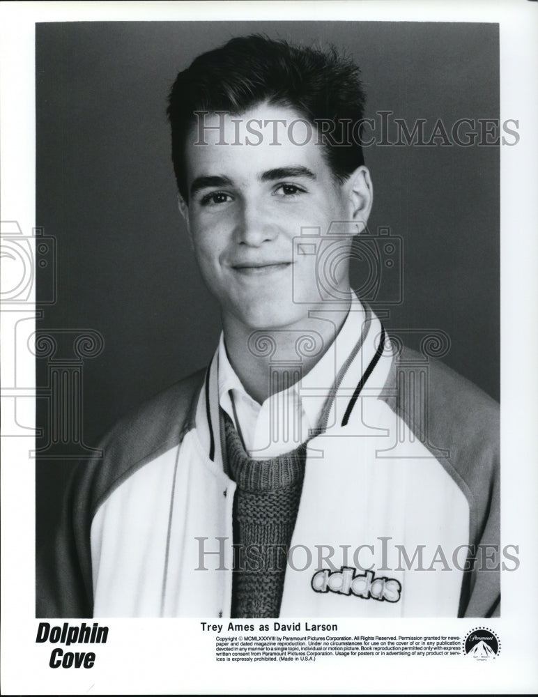 1989 Press Photo Trey Ames on Dolphin Cove - cvp40674- Historic Images