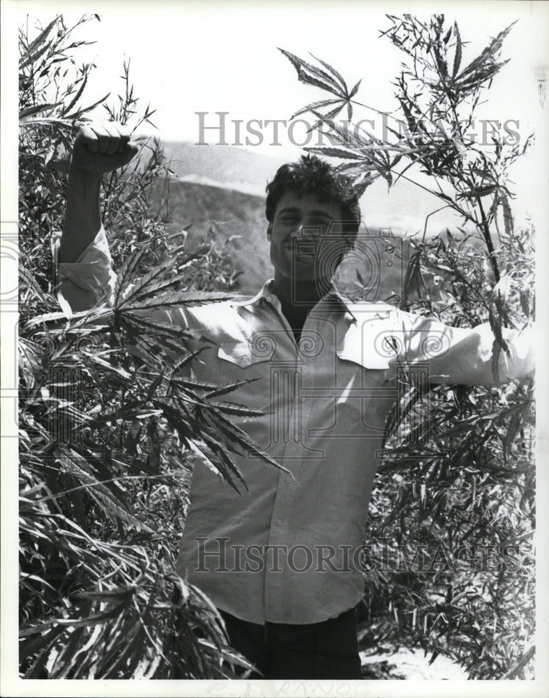 1990, Steven Bauer stars in Drug Wars The Camarena Story - cvp40754 - Historic Images