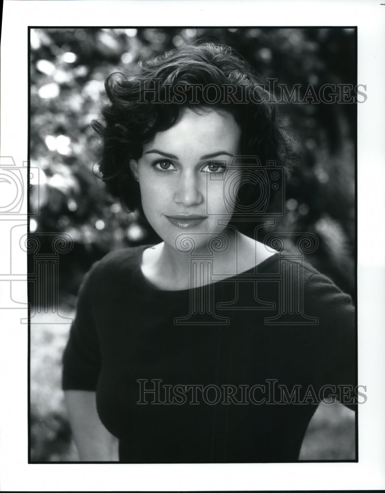 Undated Press Photo Carla Gugino in Chicago Hope - Historic Images