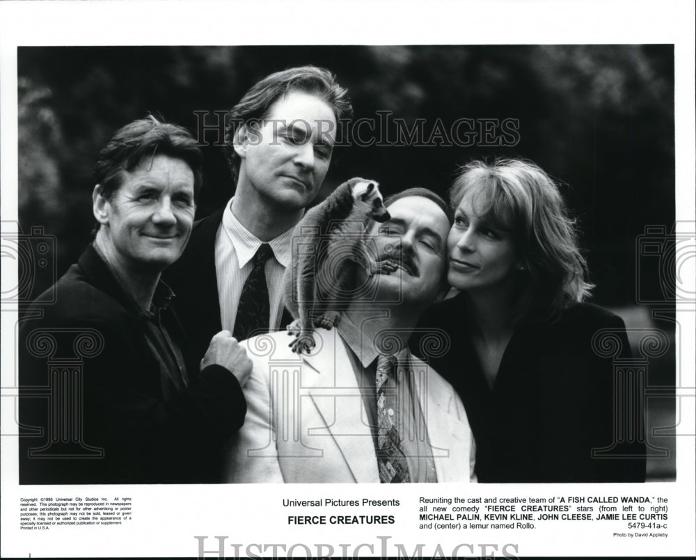 1995, Michael Palin, Kevin Kline John Cleese in Fierce creatures - Historic Images