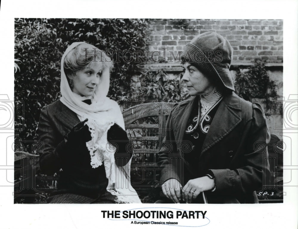 1987 Dorothy Tutin and Cheryl Campbell in The Shooting Party - Historic Images