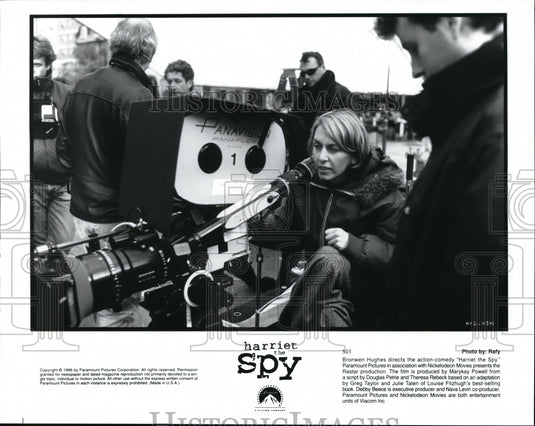 1996 Press Photo Bronwen Hughes director of Harriet the Spy - cvp42315 - Historic Images