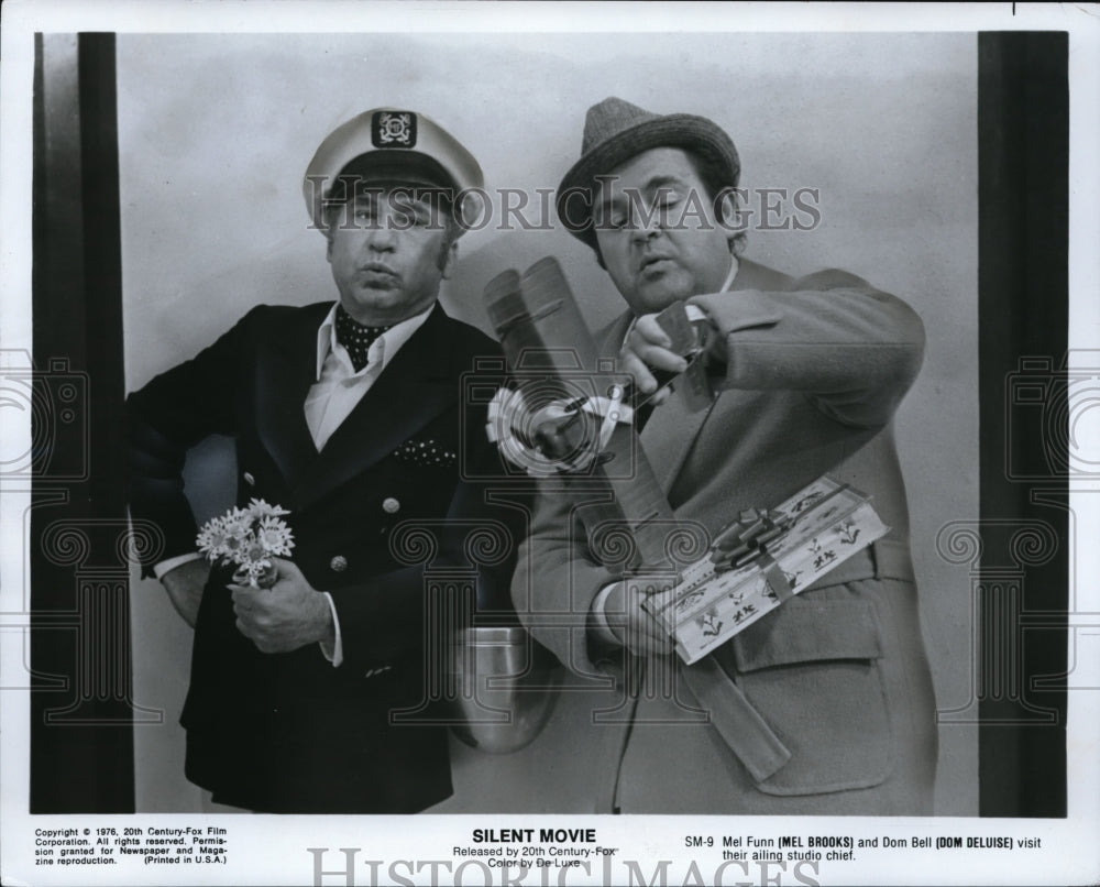1976 Press Photo Mel Brooks and Dom DeLuise star in Silent Movie - cvp42832- Historic Images
