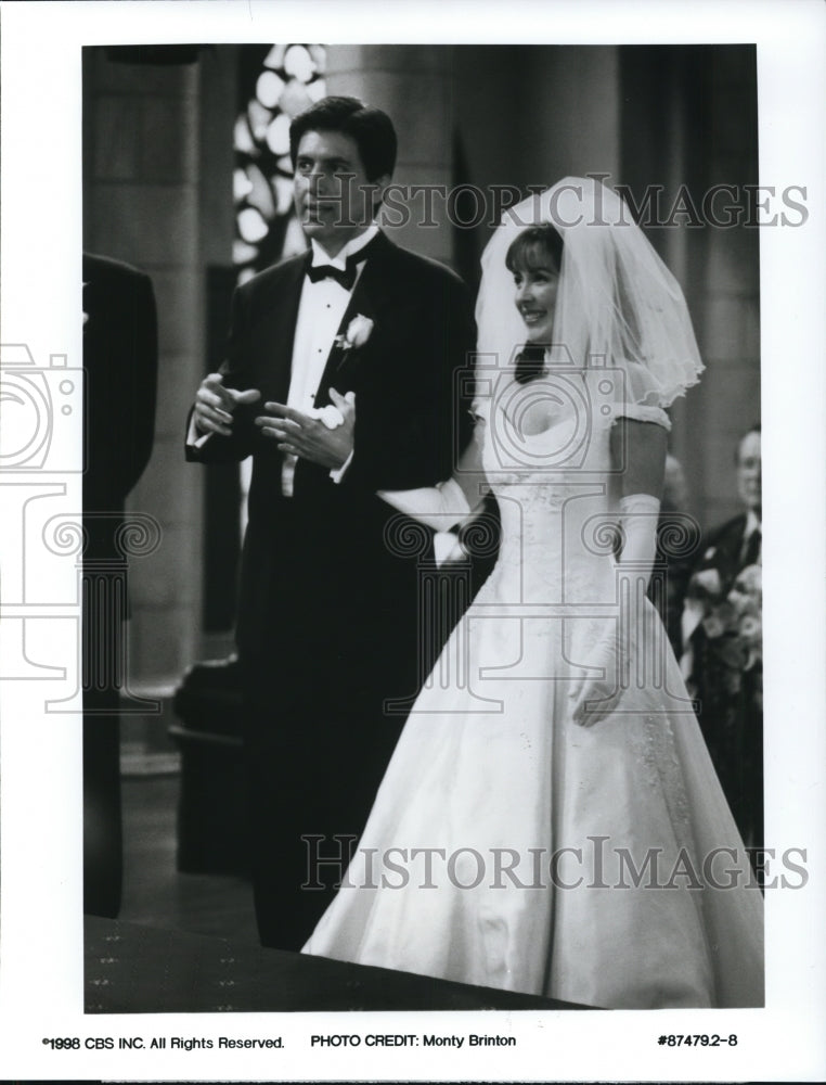 1998, Ray Romano Patricia Heaton star on Everybody Love Raymond - Historic Images