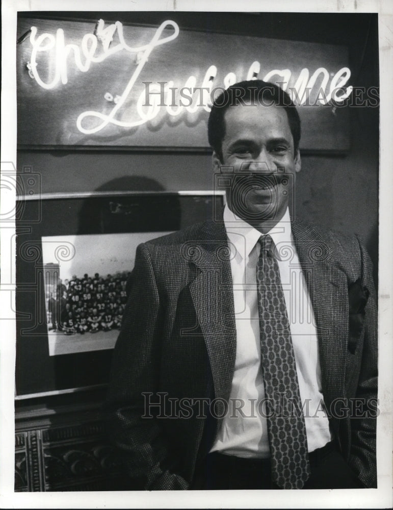 1987 Press Photo Tim Reid in Frank&#39;s Place - cvp44239- Historic Images
