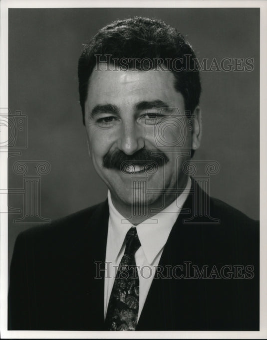 1995 Press Photo David Moss TV8 Entertainment Reporter - cvp44291- Historic Images