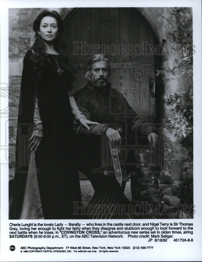 1992, Cherie Lunghi and Nigel terry in &quot;Covington Cross&quot; - cvp44431 - Historic Images