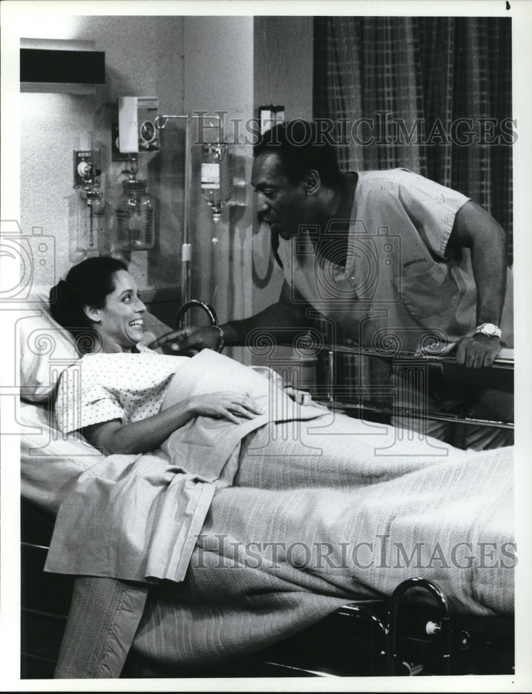 1986 Press Photo Bill Cosby and Sonia Braga star on The Cosby Show - cvp44690 - Historic Images