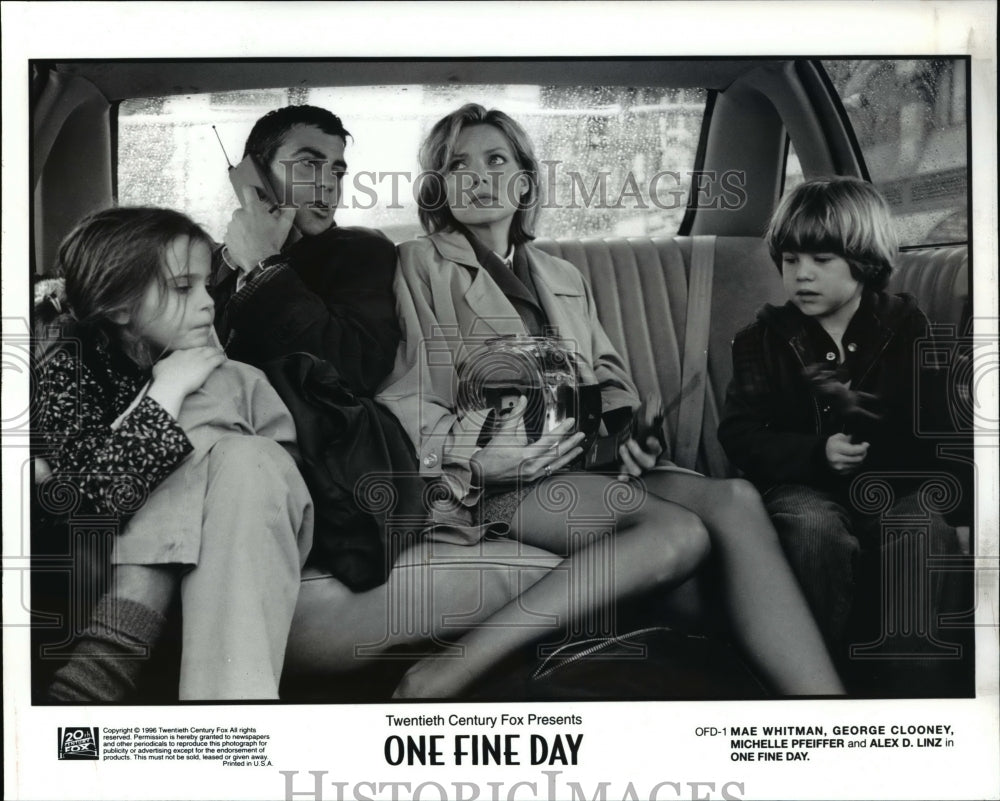 1997, Mae Whitman George Clooney Mchelle Pfeiffer Alex Linz - Historic Images