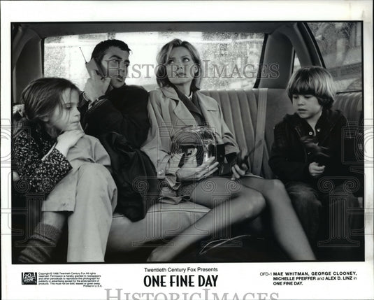 1997, Mae Whitman George Clooney Mchelle Pfeiffer Alex Linz - Historic Images