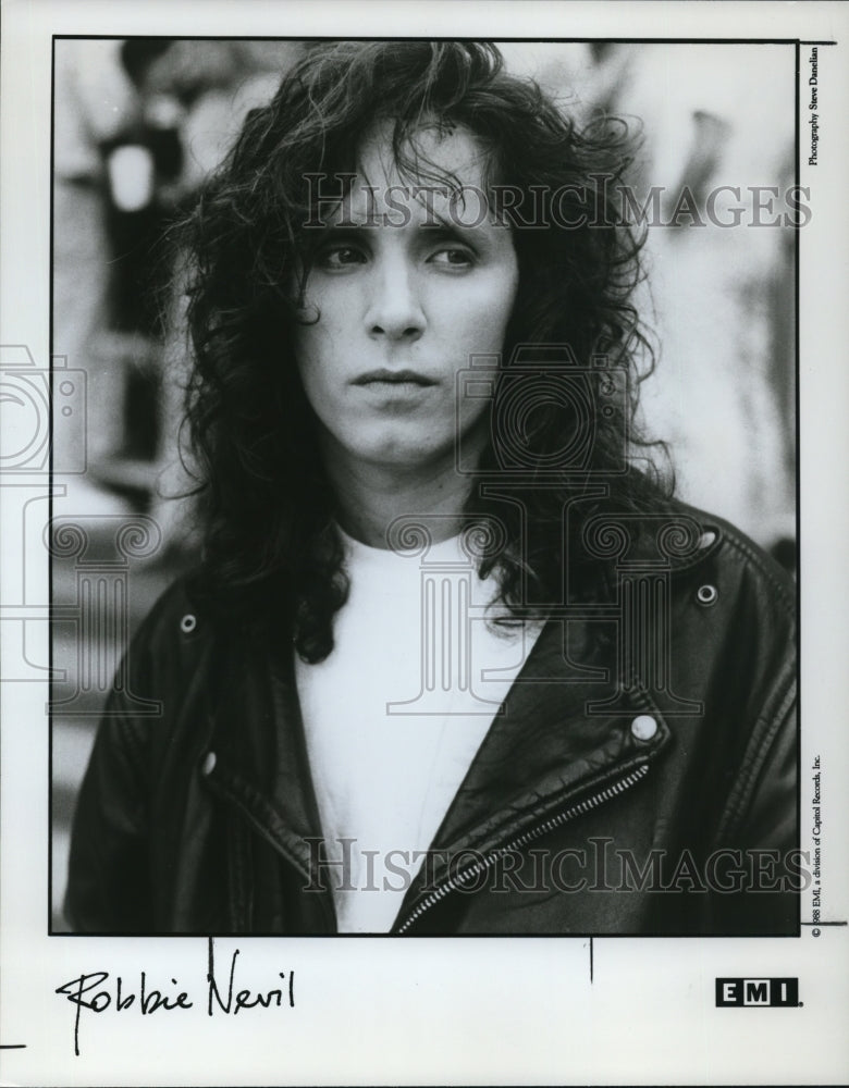 1988 Press Photo Robbie Nevil Pop R&B Singer Songwriter and Musician - cvp46918-Historic Images