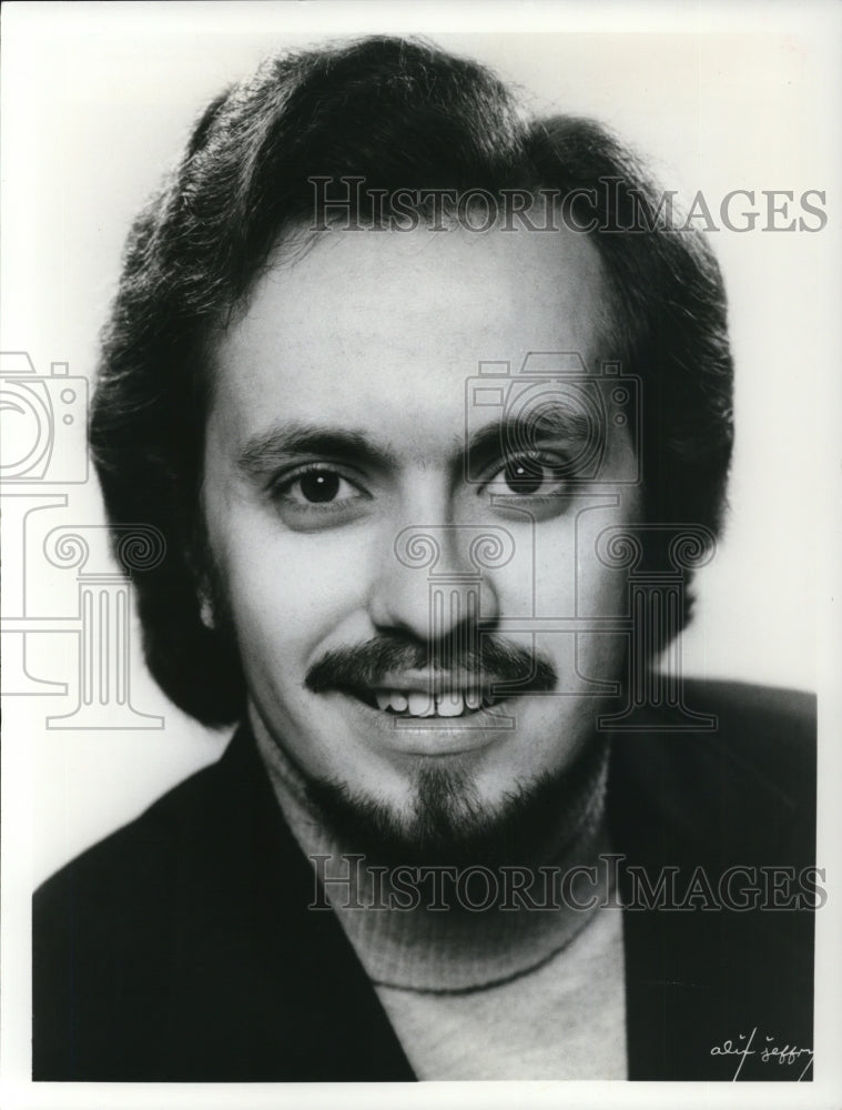 1981 Press Photo Edward Newman Pianist - cvp46958- Historic Images