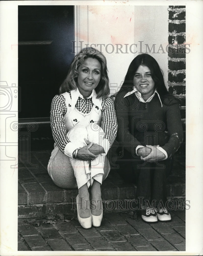1972 Press Photo Jane Powell Actress and daughter Lindsay Nirney - cvp48172 - Historic Images