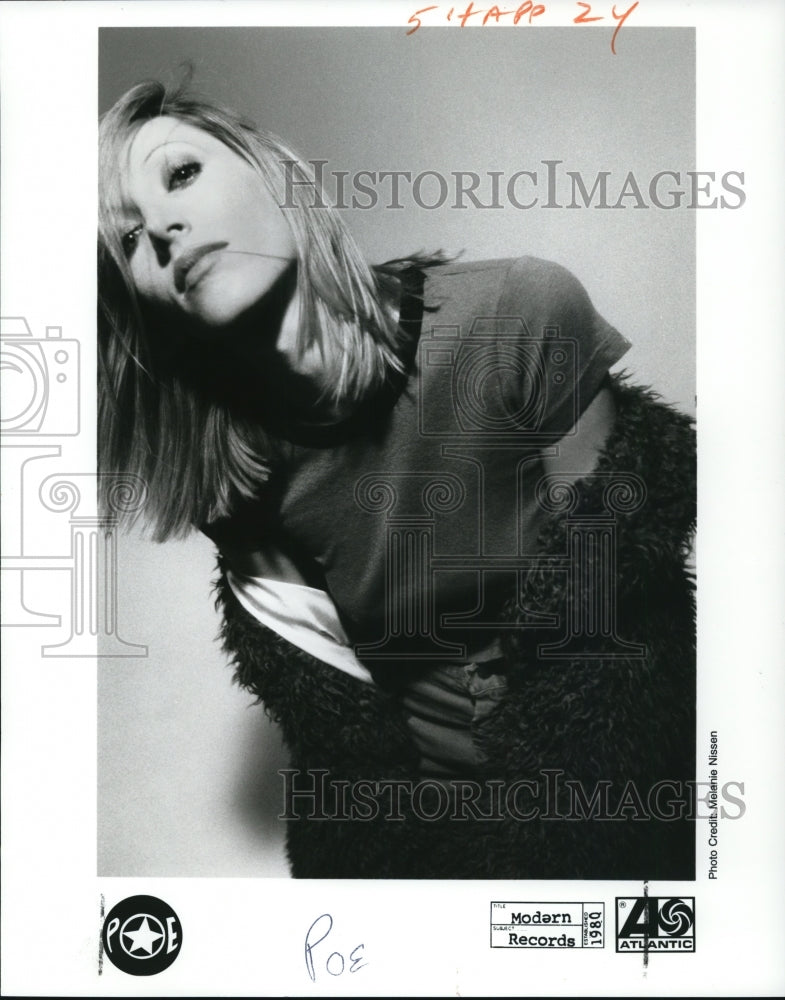 1996 Press Photo Poe Alternative Rock Singer Songwriter and Musician - cvp48755 - Historic Images