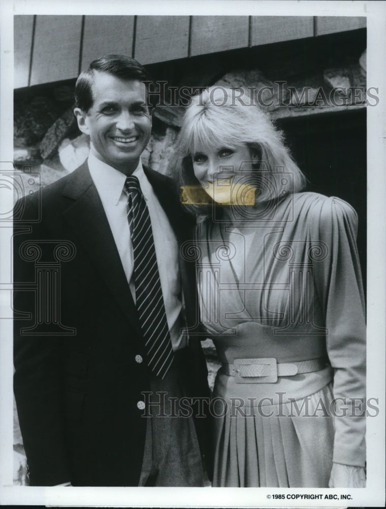 1985 George Hamilton Linda Evans Dynasty - Historic Images
