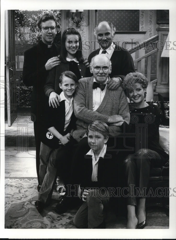 1986 Press Photo John Short, Mary Tanner &amp; Cast of The Cavanaughs - cvp50490 - Historic Images