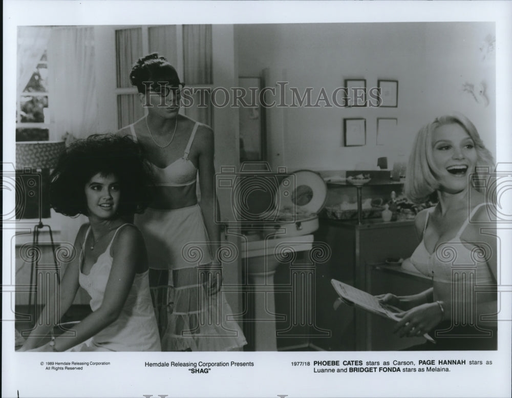 1989 Press Photo Phoebe Cates, Page Hannah & Bridget Fonda in Shag - cvp50783- Historic Images