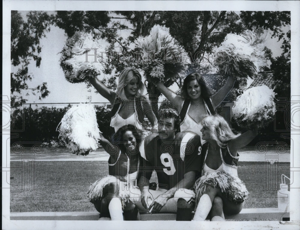 1982 Lee Horsley stars in title role in Matt Houston TV show - Historic Images