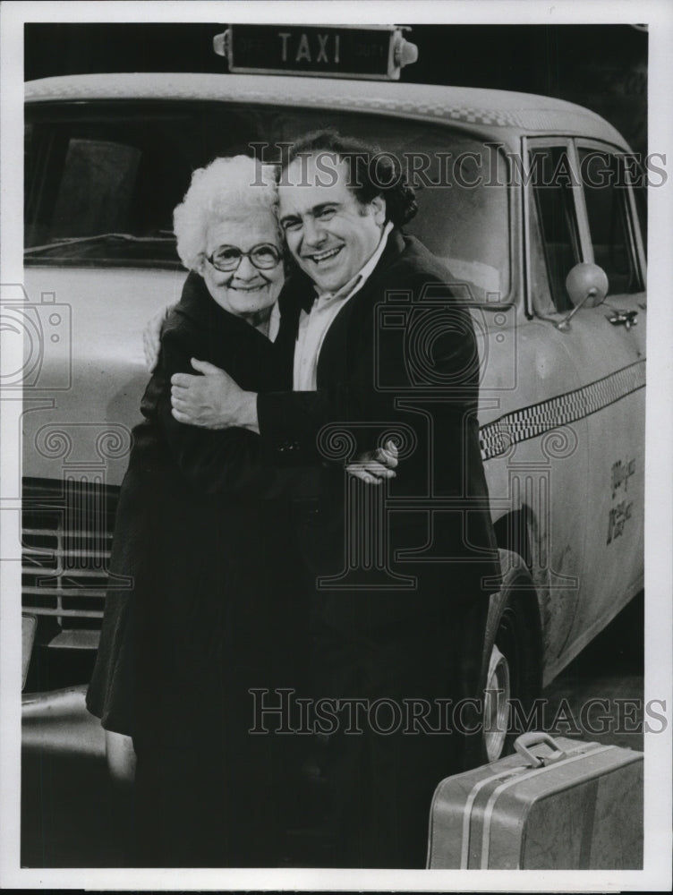 1981 Danny DeVito and Julia DeVito star in Taxi - Historic Images