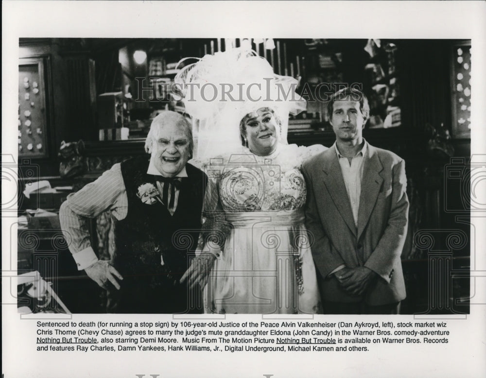 1991 Press Photo Dan Aykrody John Candy Chevy Chase in Nothing but Trouble - Historic Images