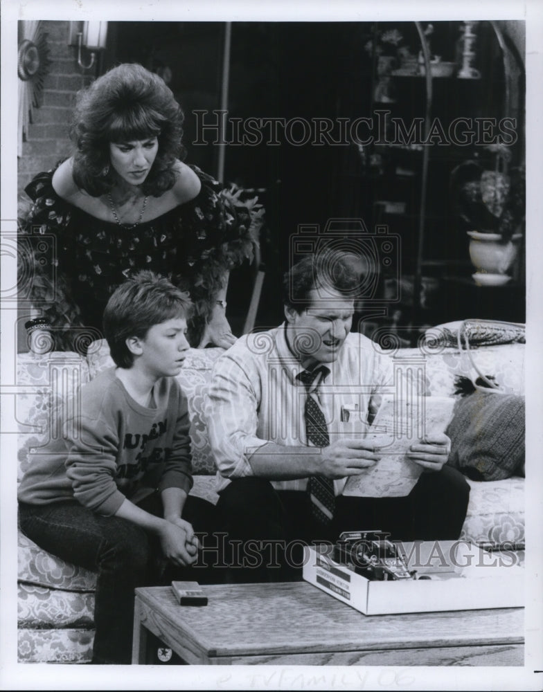 1987, Katey Sagal Ed O'Neill David Faustino in Married With Children - Historic Images