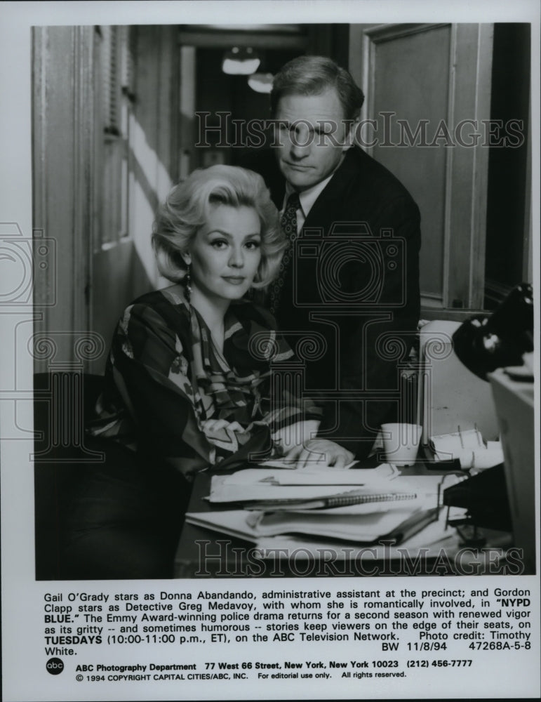 1994 Press Photo Gail O Grady & Gordon Clapp in NYPD Blue - cvp51964 - Historic Images