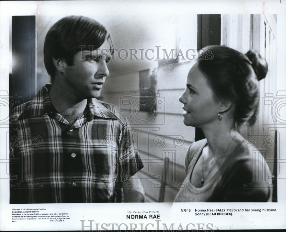 1979 Press Photo Norma Rae Sally Field Beau Bridges - Historic Images